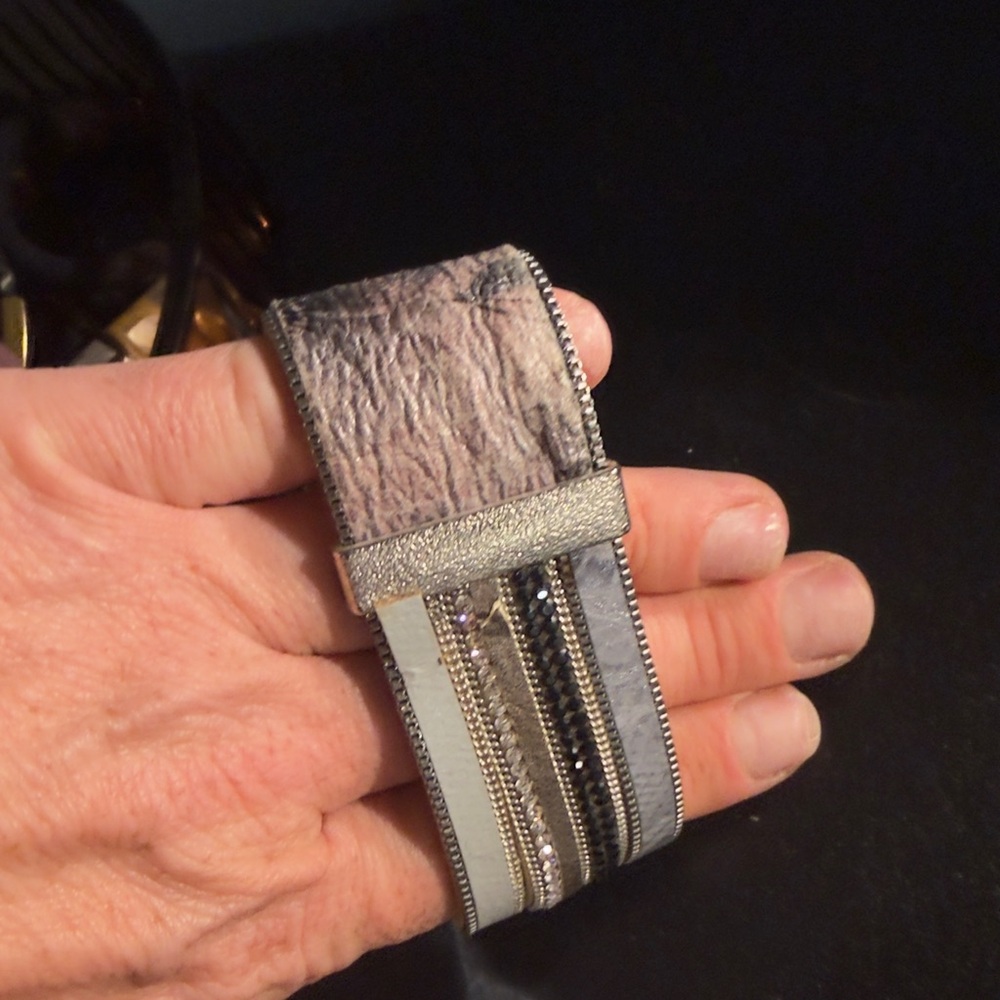 Ladies trendy cowhide purple and silver Women's bracelet